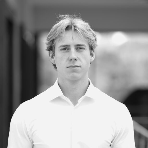 OneXillium - noah-bw